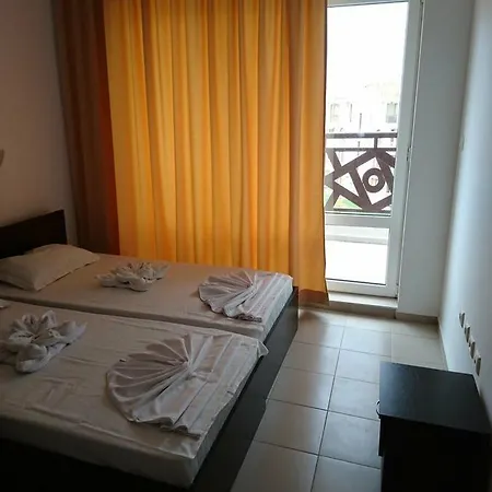 Royal Palm Apartahotel 2*